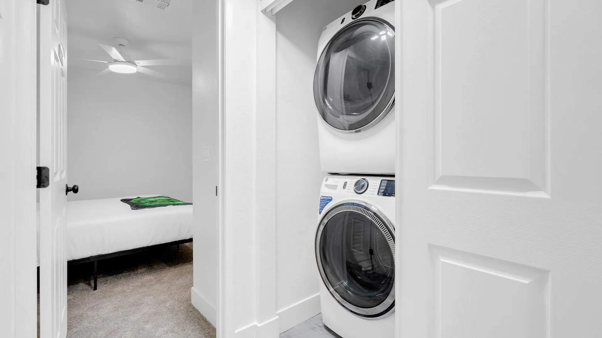Βίλα 8Br 5Ba Superhero Retreat-King Beds, Bbq, Hammock, Firepit, Minigolf, Workspace Λας Βέγκας